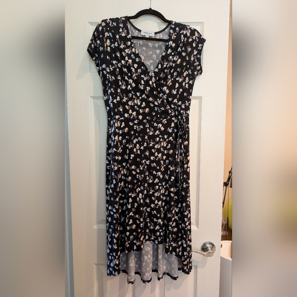 Gilli Black Flutter Sleeve Midi Dress